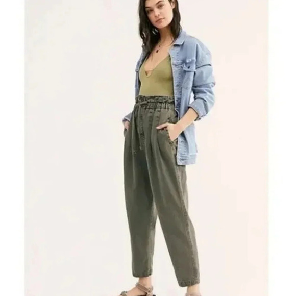 Free People Margate pleated paperbag waist Trouser Pant olive green large - Picture 2 of 8